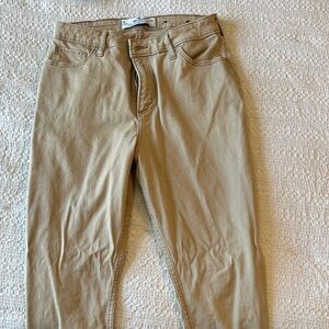 Hollister Curvy High-Rise Super Skinny Jeans in Tan